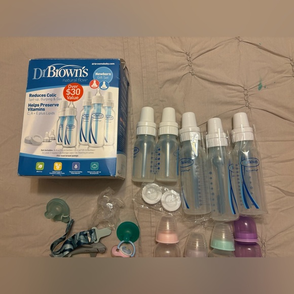 Bundle of baby bottles. - Picture 2 of 3